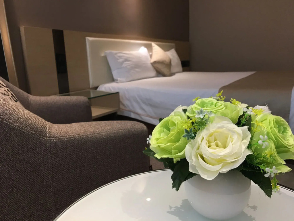 Shenzhen Kaili Hotel, Guomao Shopping Mall