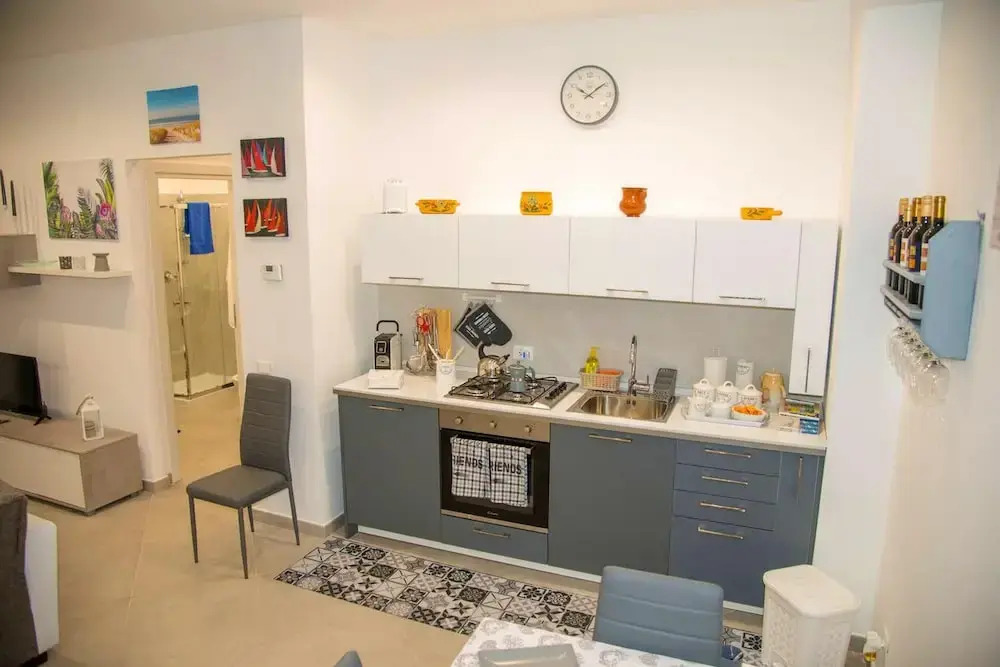 Apartment With one Bedroom in Palermo, With Furnished Terrace and Wifi - 300 m From the Beach