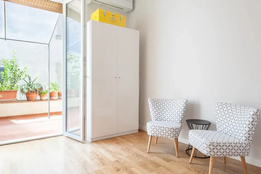 Downtown Apt Quiet with Terrace and Lift