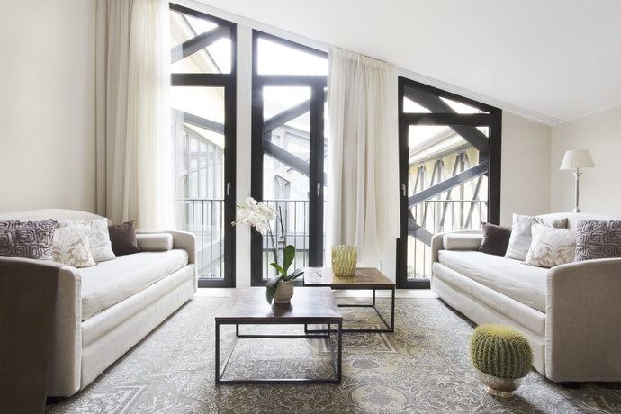 Adriano Residence