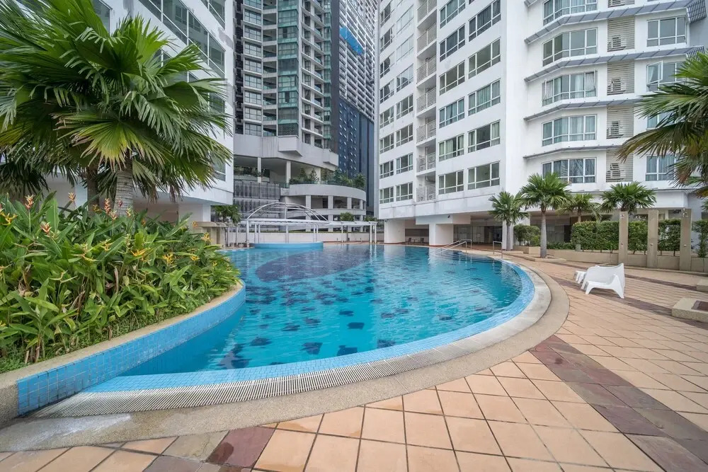 Crest Jalan Sultan Ismail by OYO Rooms
