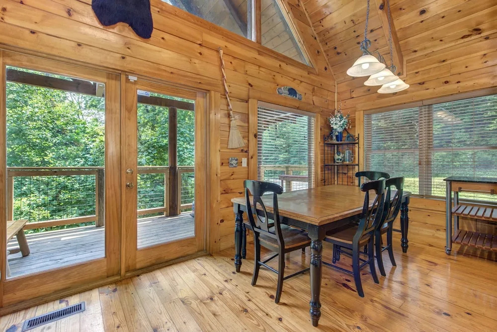 Hidden Haven Log Cabin w/ Private Hot Tub