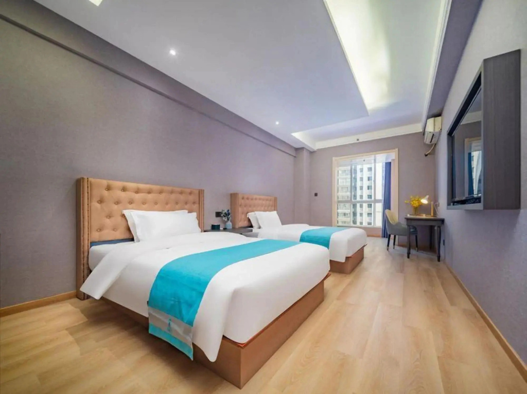Super 8 Hotel