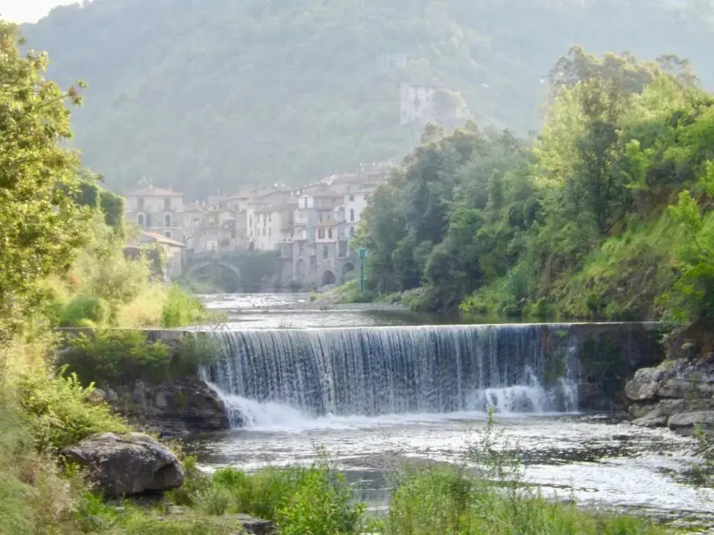 Via Liberale Sleeps 8 Isolabona Italy