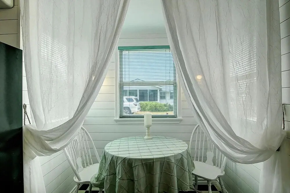 Le Chateau Ts202 1 Bedroom Home by Redawning