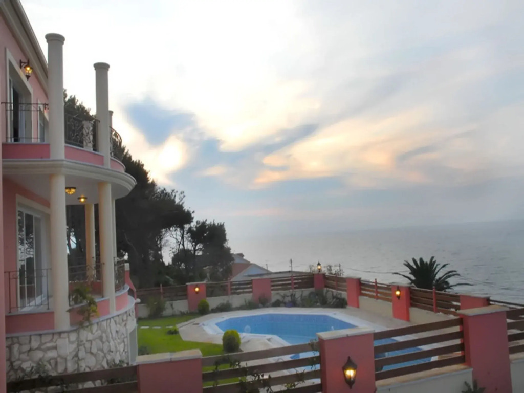 Romanza Villa