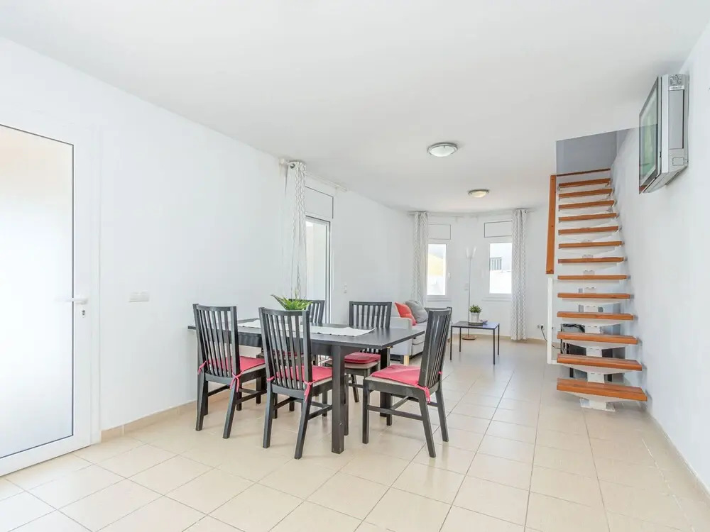 Villa in Empuriabrava With Private Pool & Mooring