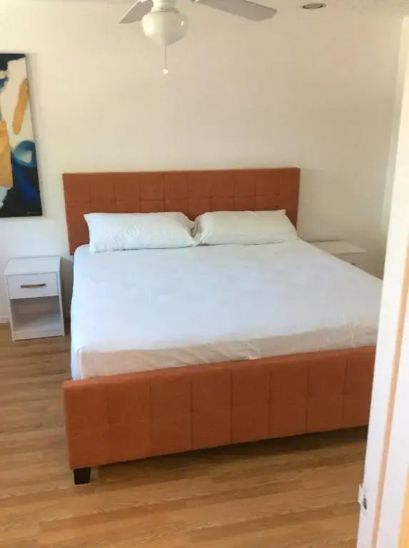 Modern spacious home close to Universal studio & Hollywood for 11