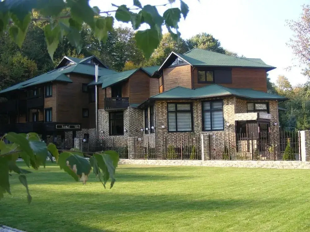 Hillden Lodge &Restaurant