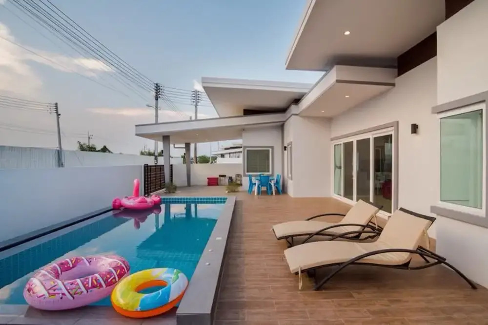 White Rose Pool Villa Hun Hin