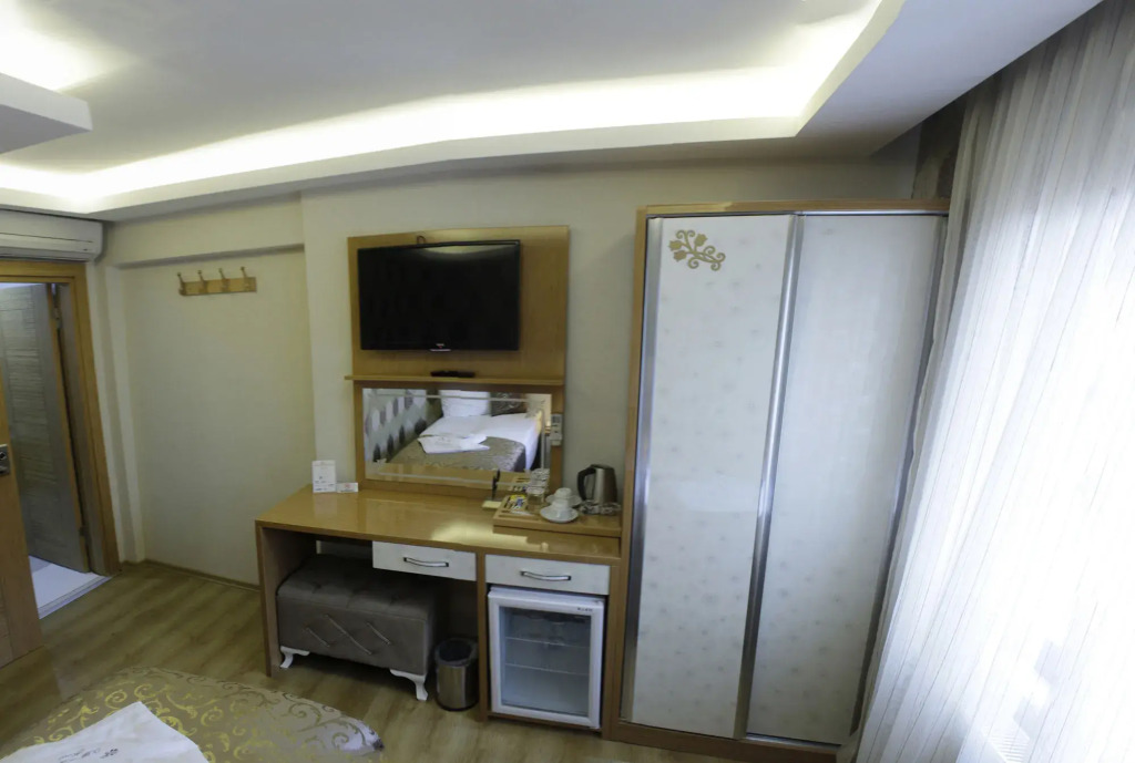 Know Hotel & Hostel
