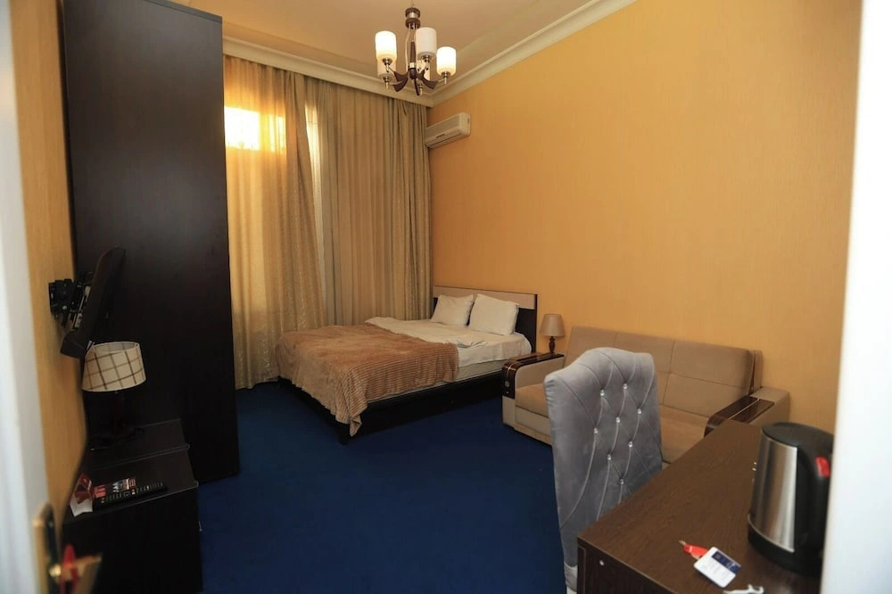 NH Old City Hotel