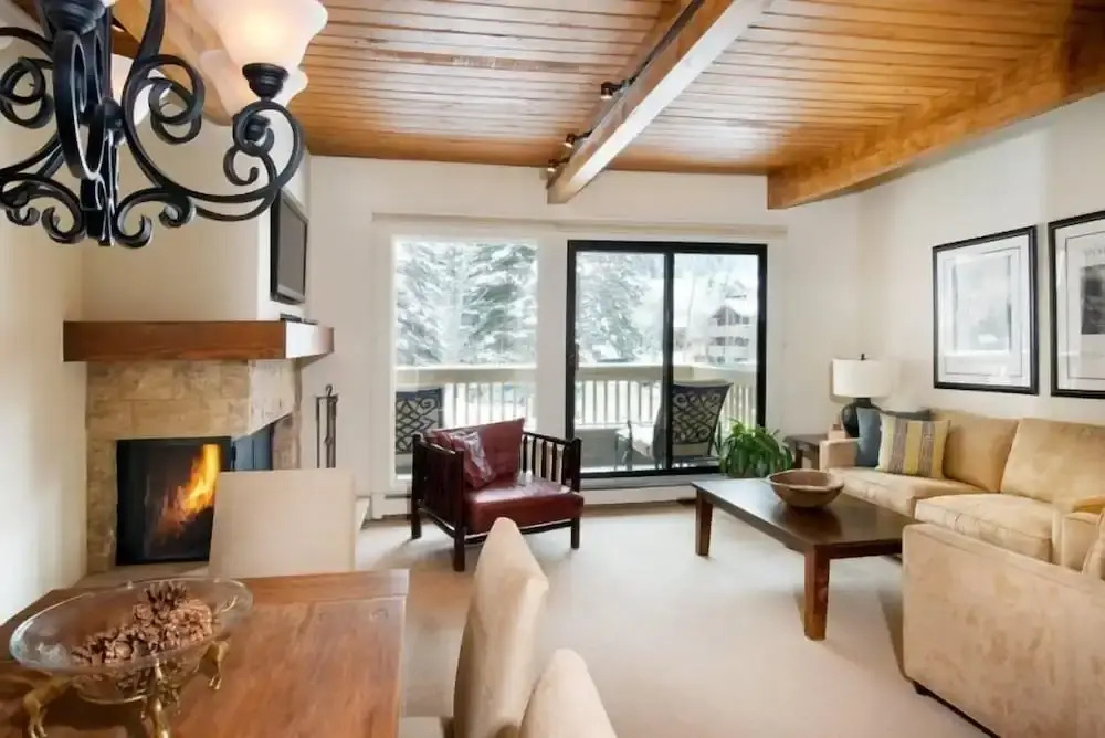 3 Bedroom Mountain Residence In The Heart Of Aspen With Amenities Including Heated Pool, Hot Tubs, Game Room And Spa