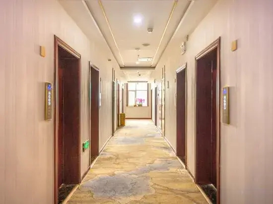 JUN Hotels Gansu Lanzhou Lanzhou New District Jing'er Road Asia-Pacific World Trade Center Square