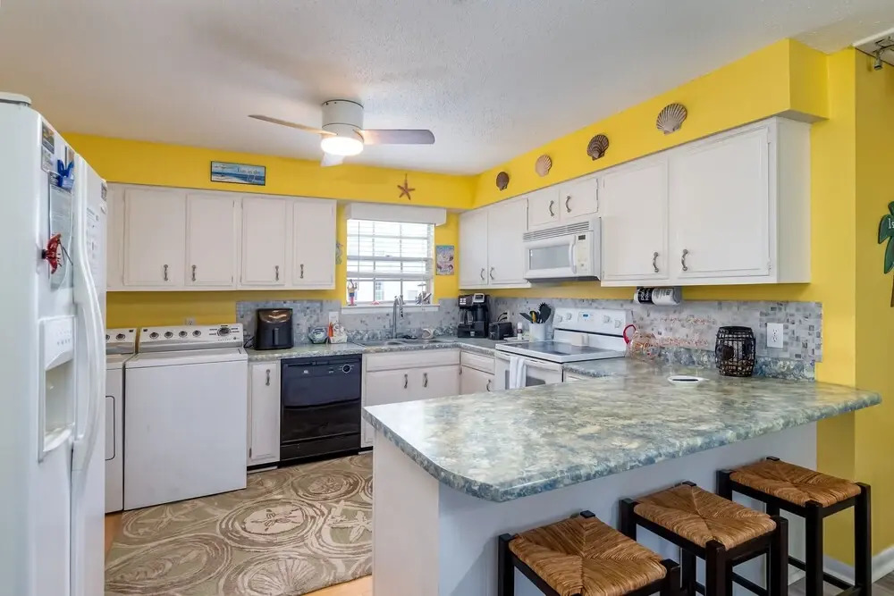 Bikinis & Martinis - Great East End Location - Swimming Pool And Boardwalk Access 3 Bedroom Condo by Redawning