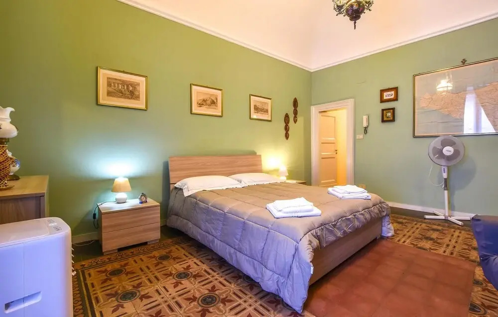 Awesome Apartment in Catania With Wifi and 2 Bedrooms