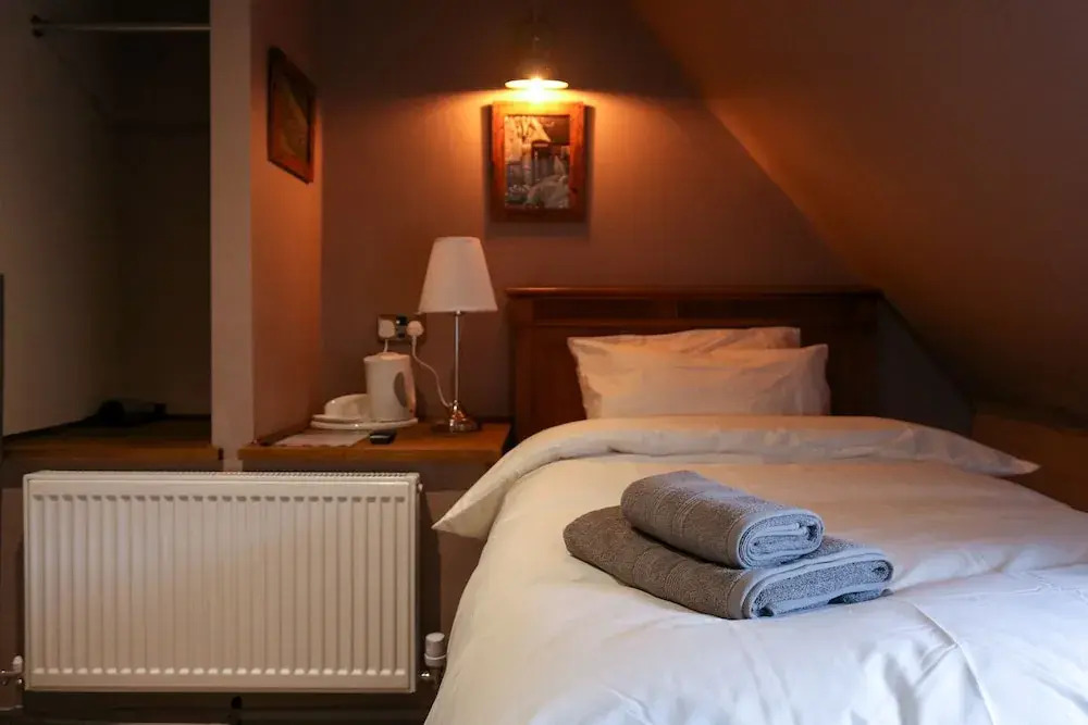 The Hollybush Inn and B&B