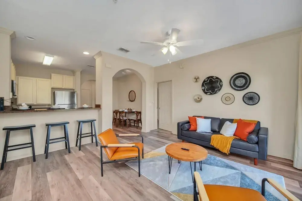 Condo w Pool, Games Room - Pet Friendly