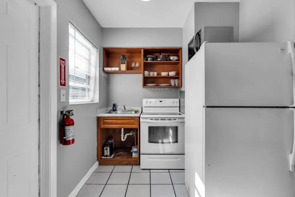 Cozy 1BR Retreat 6 Mins to Beach Free Parking