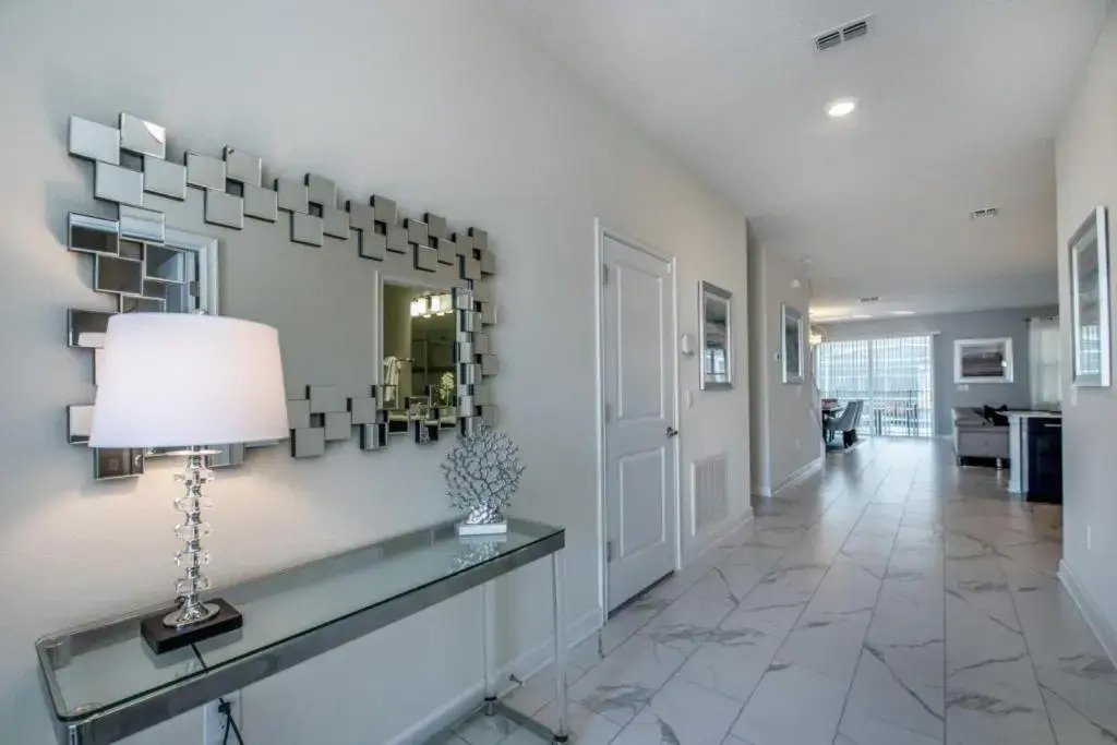 Live the Magic of Champion Gates 8 BD Sleep Up to 19 people
