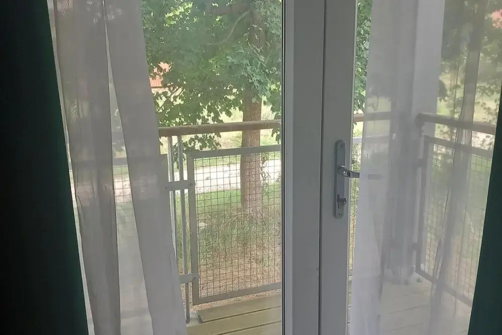 5 Guests - Pet Friendly - Balcony & Free Parking