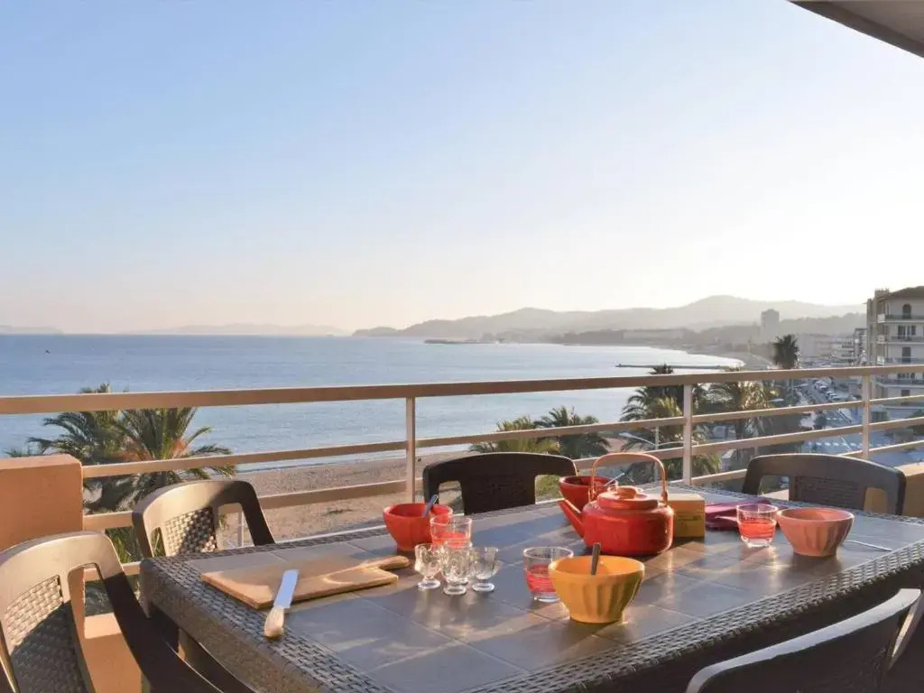 Appartement Le Lavandou, 2 pièces, 4 personnes - FR-1-251-379