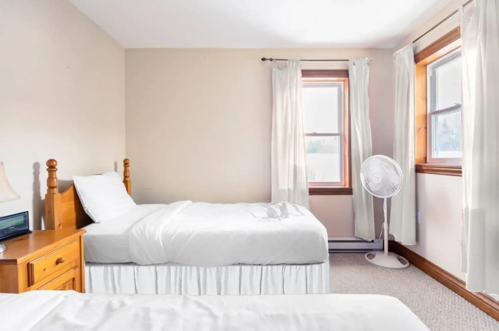 InstantSuites - Cheerful 3 Bedroom Cottage On Golf Course