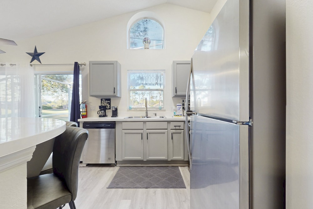 Radiant Retreat With Private Pool, On-site Golf, Board Games, AC, & W/D