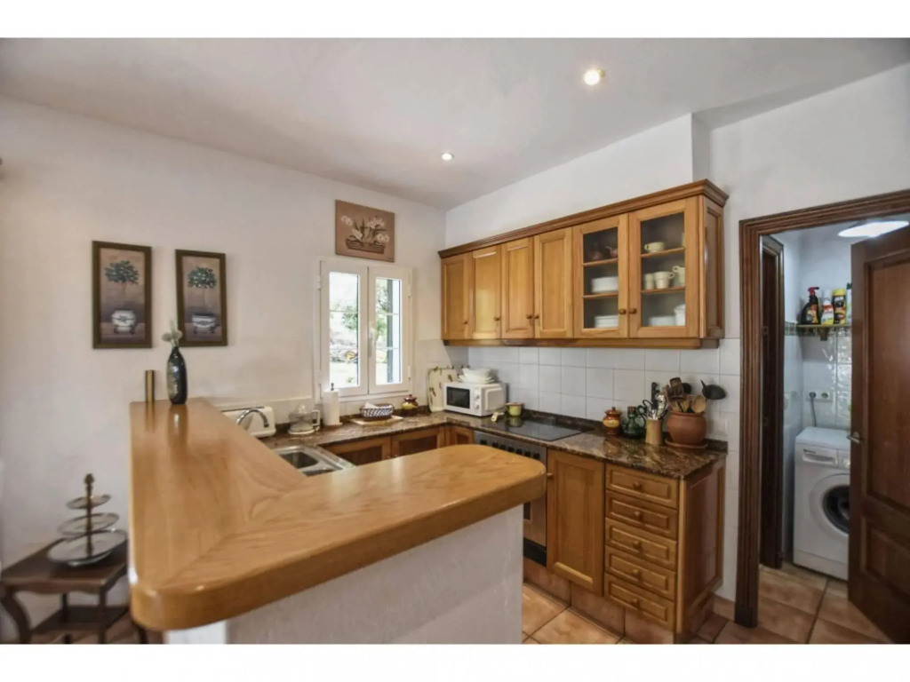 Villa with pool, garden and WIFI located 6 km from the sea in La Argentina
