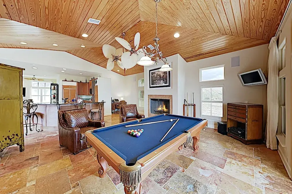 New Listing! Canal W/ Pool, Hot Tub & Dock 3 Bedroom Home