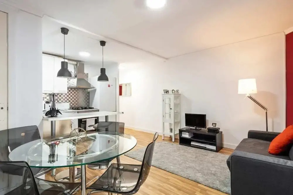 Brand new Elegant 3 Bedroom Apartment