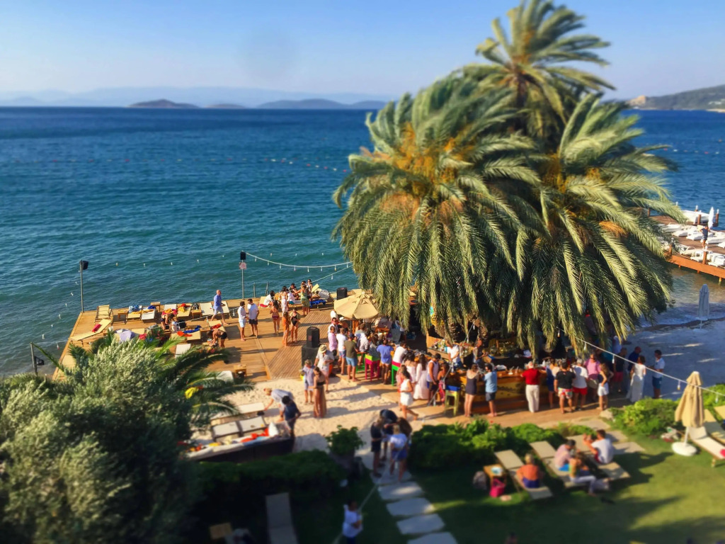 La Casa Novi Boutique & Beach Club