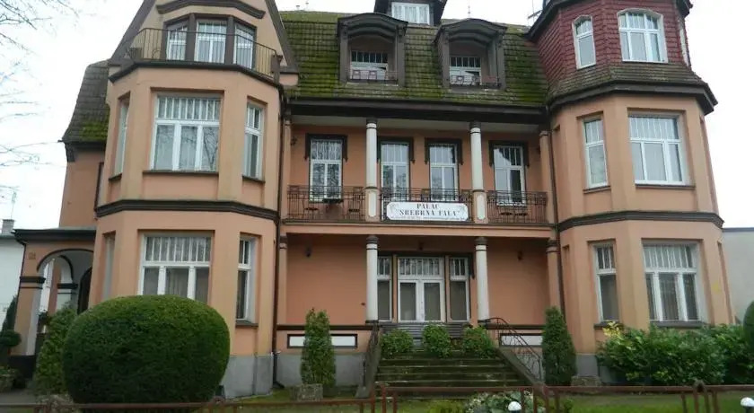 Pałacyk Srebrna Fala