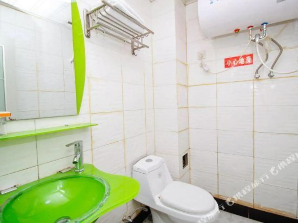 Wanyuan Hotel (dongshibu subway station store)