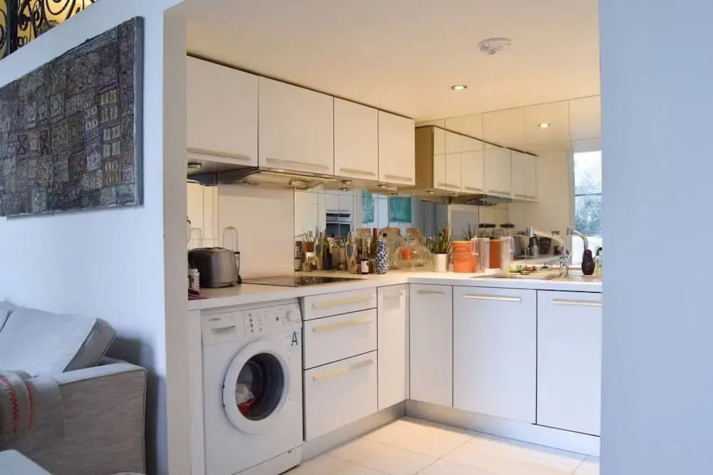 Elegant 1 Bedroom Mezzanine Overlooking Square