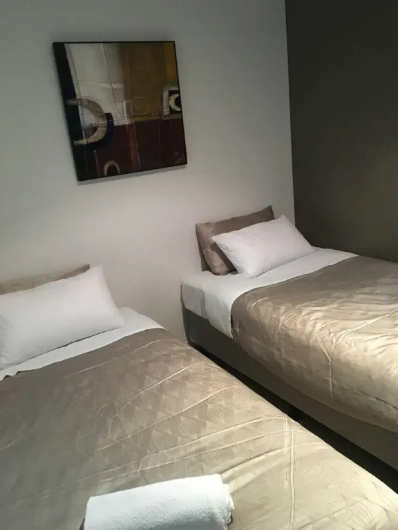 City Escape 3BD in Adelaides East End 7