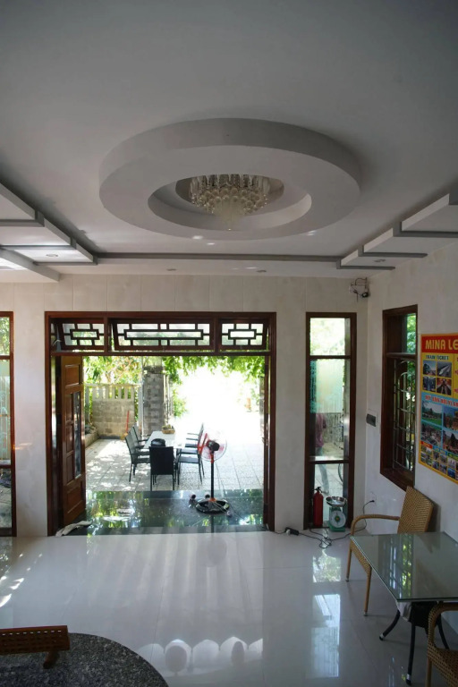 Mina Le Villa