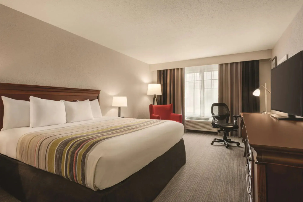 Country Inn & Suites by Radisson, Valparaiso, IN