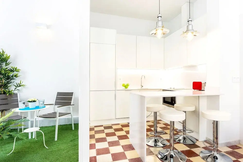 Private Terrace 5 min Walk to Cathedral 2Bd Apartment Galera II