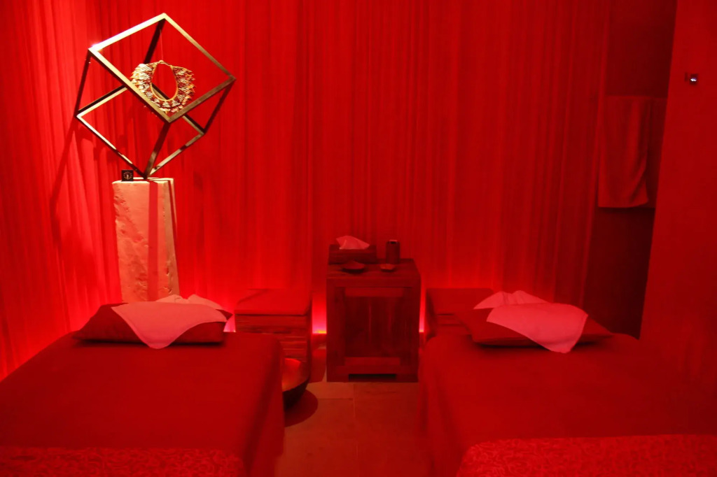 Rouge Bali - Lounge Bar, Villas & Spa