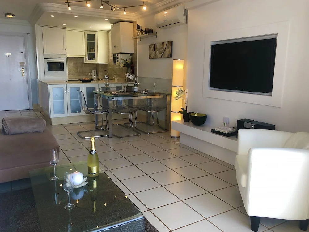 Dona Lola Micaela Beach front duplex 2 bedroom apartment - open sea and beach views surrounded by bars and restaurants - Costa del Sol - CS199