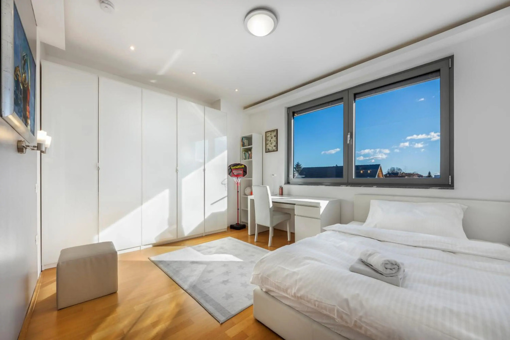 Contemporary apartment with rooftop terrace in Maribor