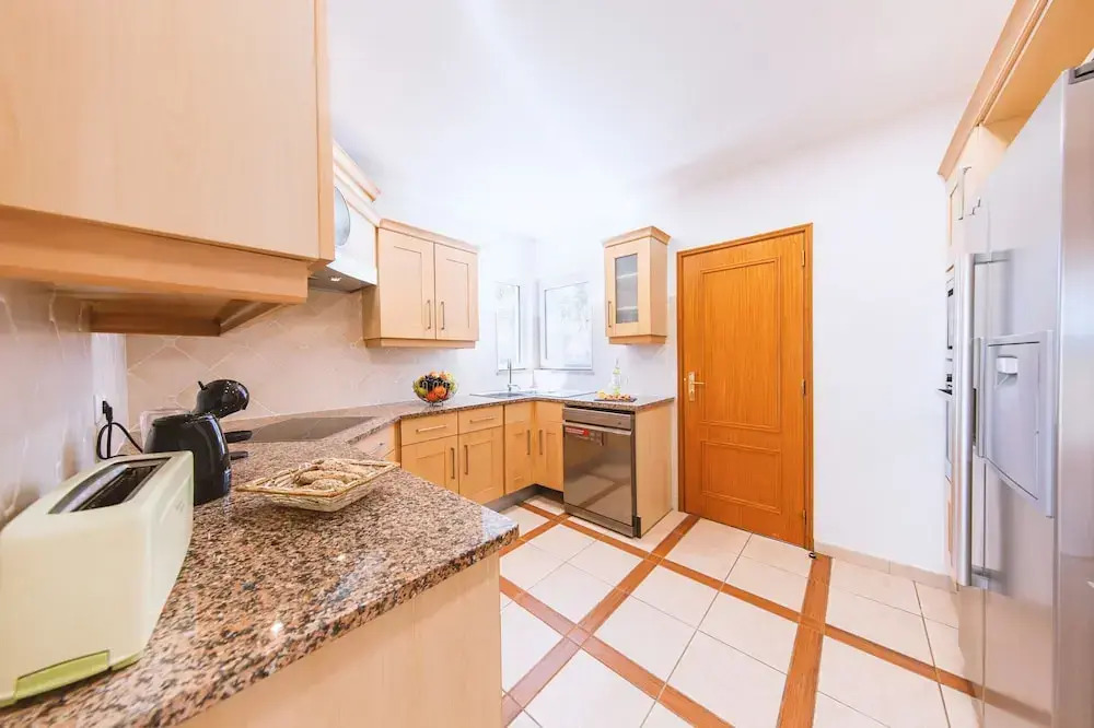 Villa Haven - com jacuzzi e BBQ em Lagoa