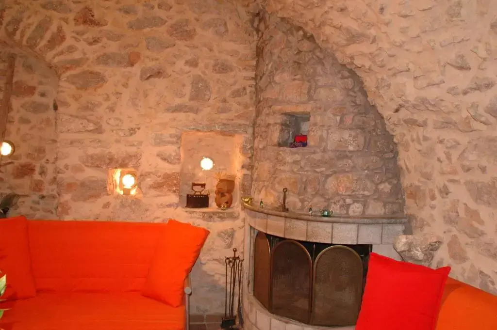 Stoneapartments, Γ ΚΩΣΤΑΛΟΣ ΚΑΙ ΣΙΑ ΟΕ