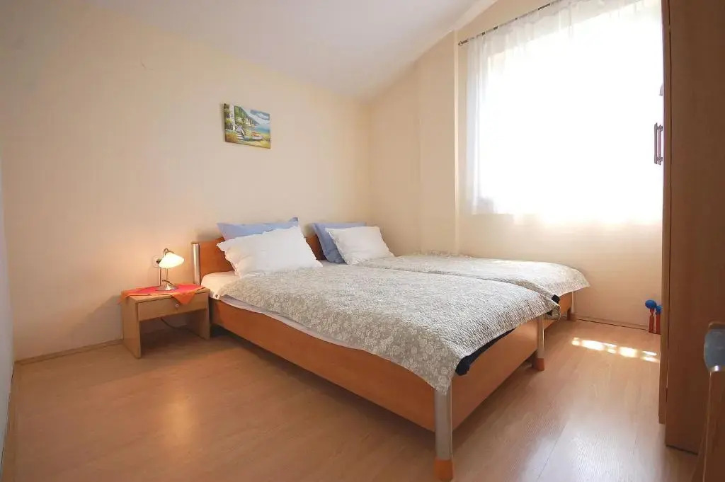 Apartments Nency by El-Pi Tours