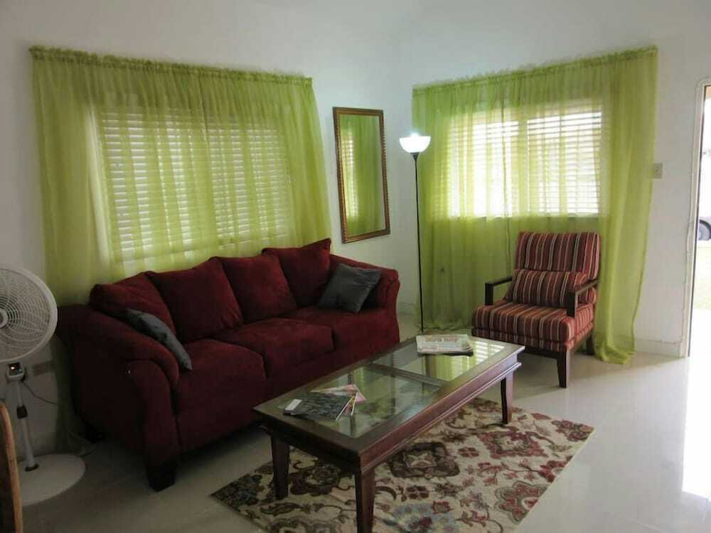 Caymanas Estate Neighbor