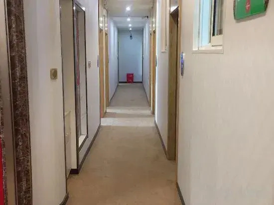 Barbiron Hotel (Shanghai Youyi Road store)