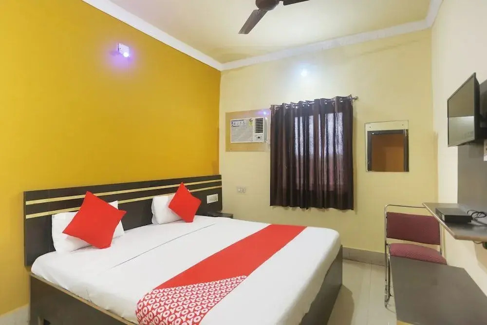 Hotel Trishakti by OYO Rooms