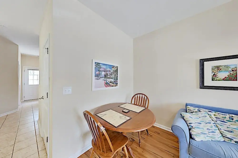 Coastal Getaway W/ Pool - Near Beach & Activities 2 Bedroom Home
