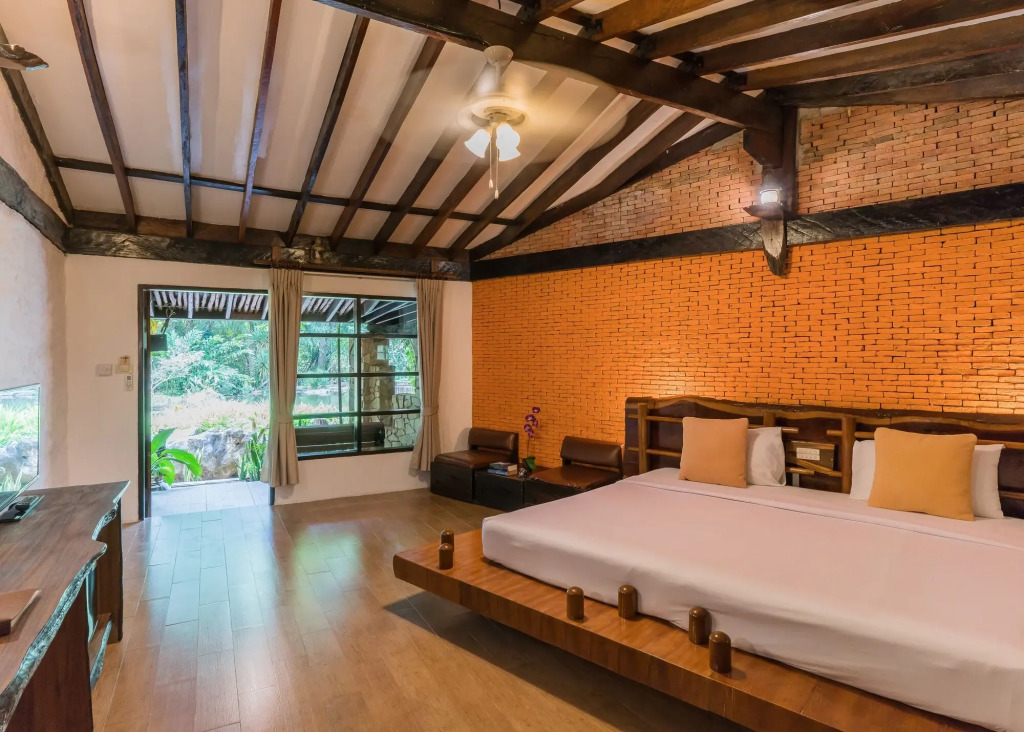 Home Phutoey River Kwai Hotspring & Nature Resort